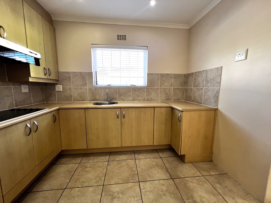 To Let 3 Bedroom Property for Rent in Sunningdale Western Cape